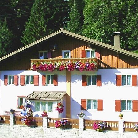 Bed and Breakfast Haus Jochum Langen am Arlberg Exterior foto