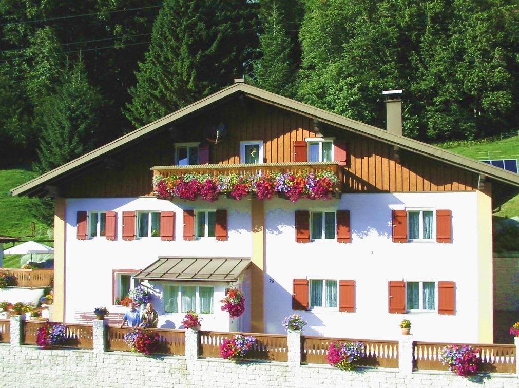 Bed and Breakfast Haus Jochum Langen am Arlberg Exterior foto